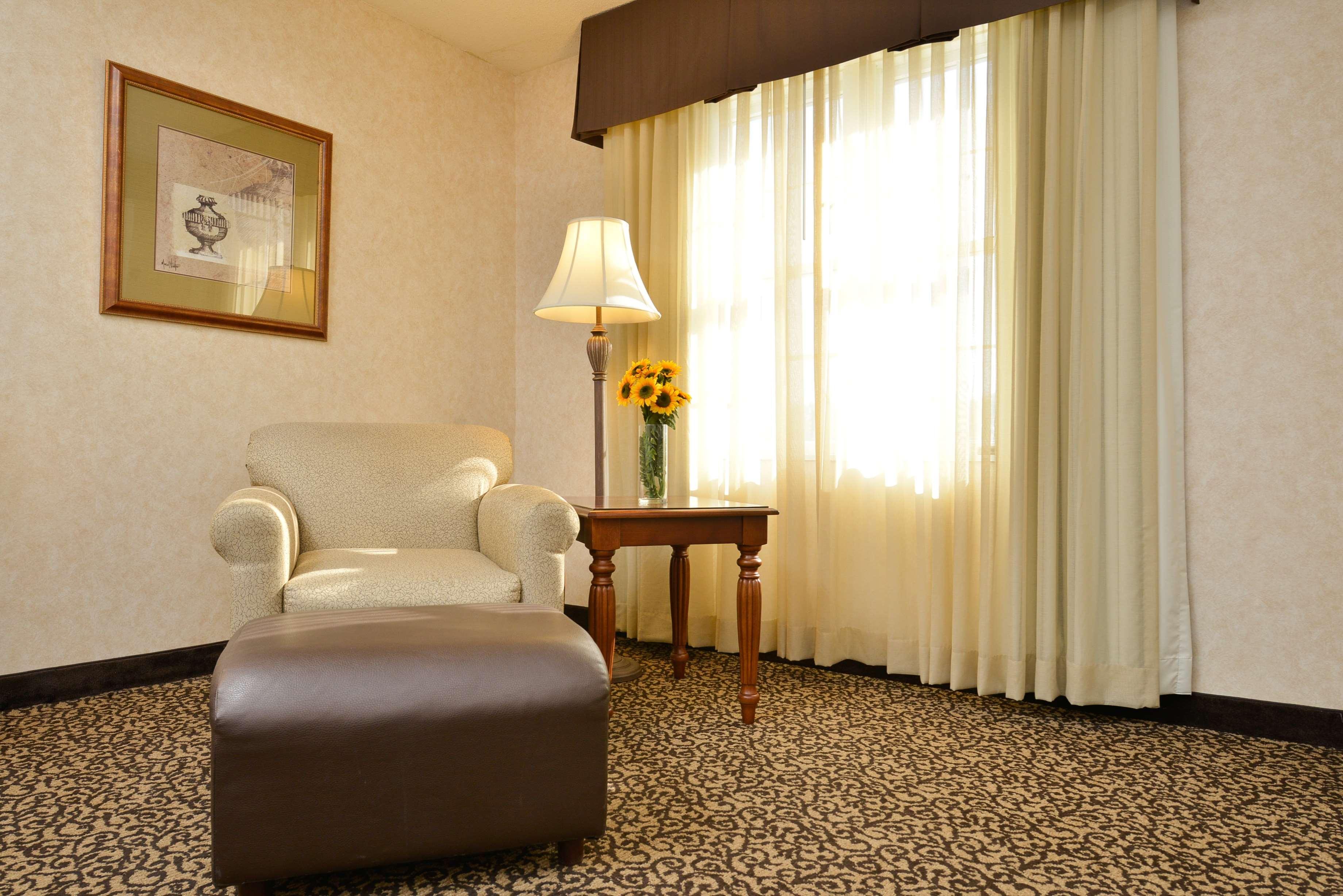 Best Western Plus Steeplegate Inn Davenport Esterno foto