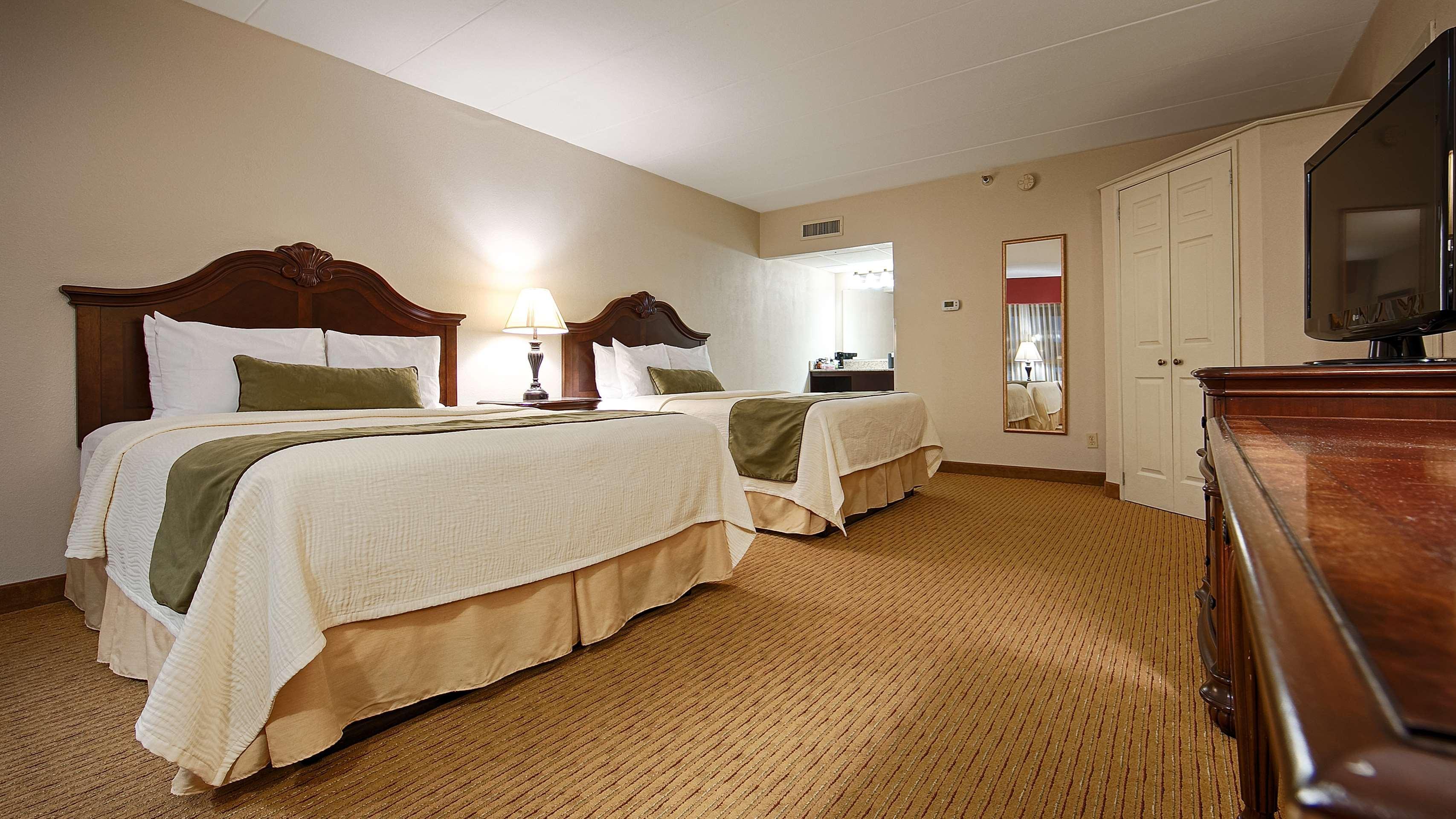 Best Western Plus Steeplegate Inn Davenport Esterno foto