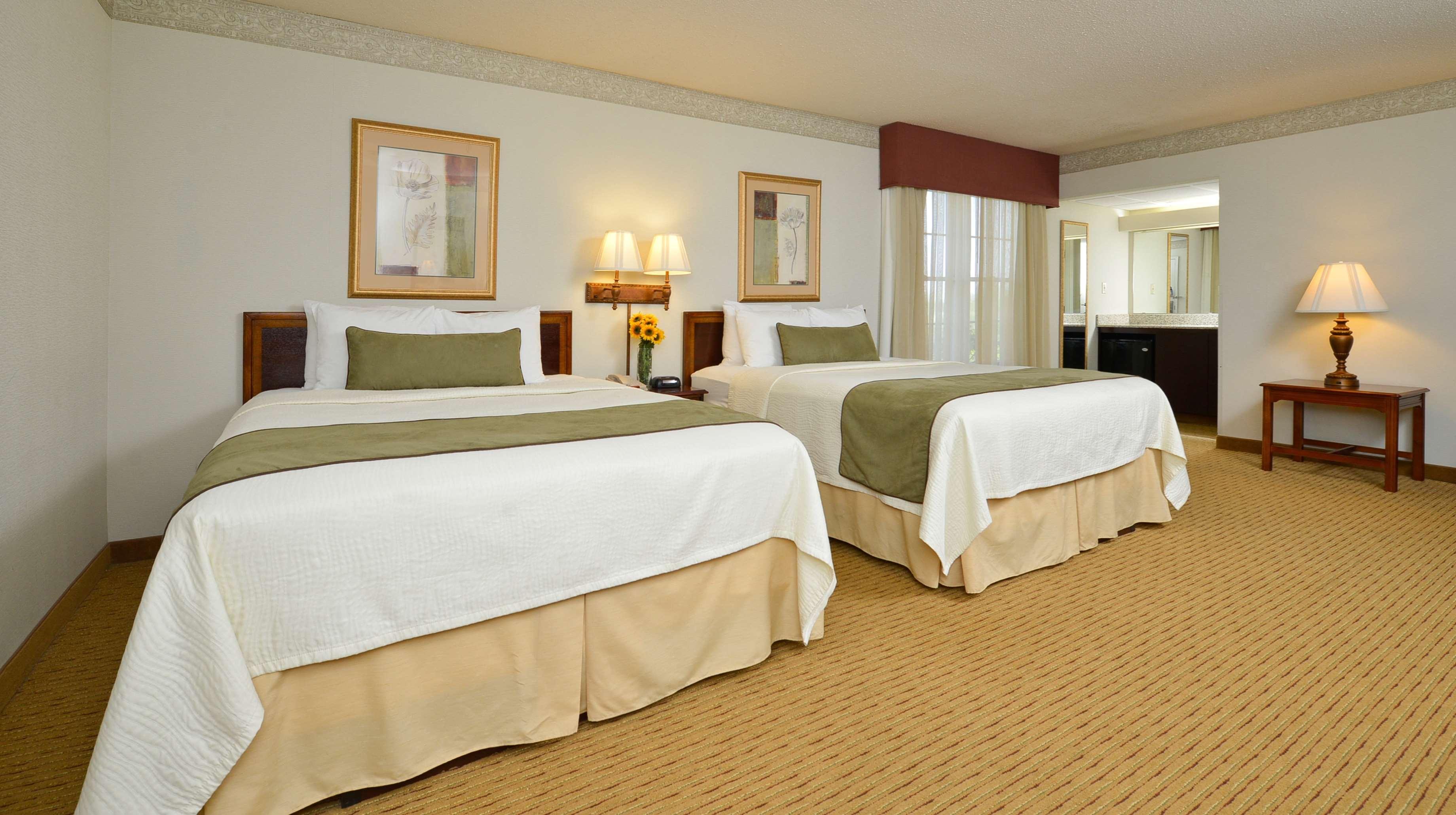 Best Western Plus Steeplegate Inn Davenport Esterno foto