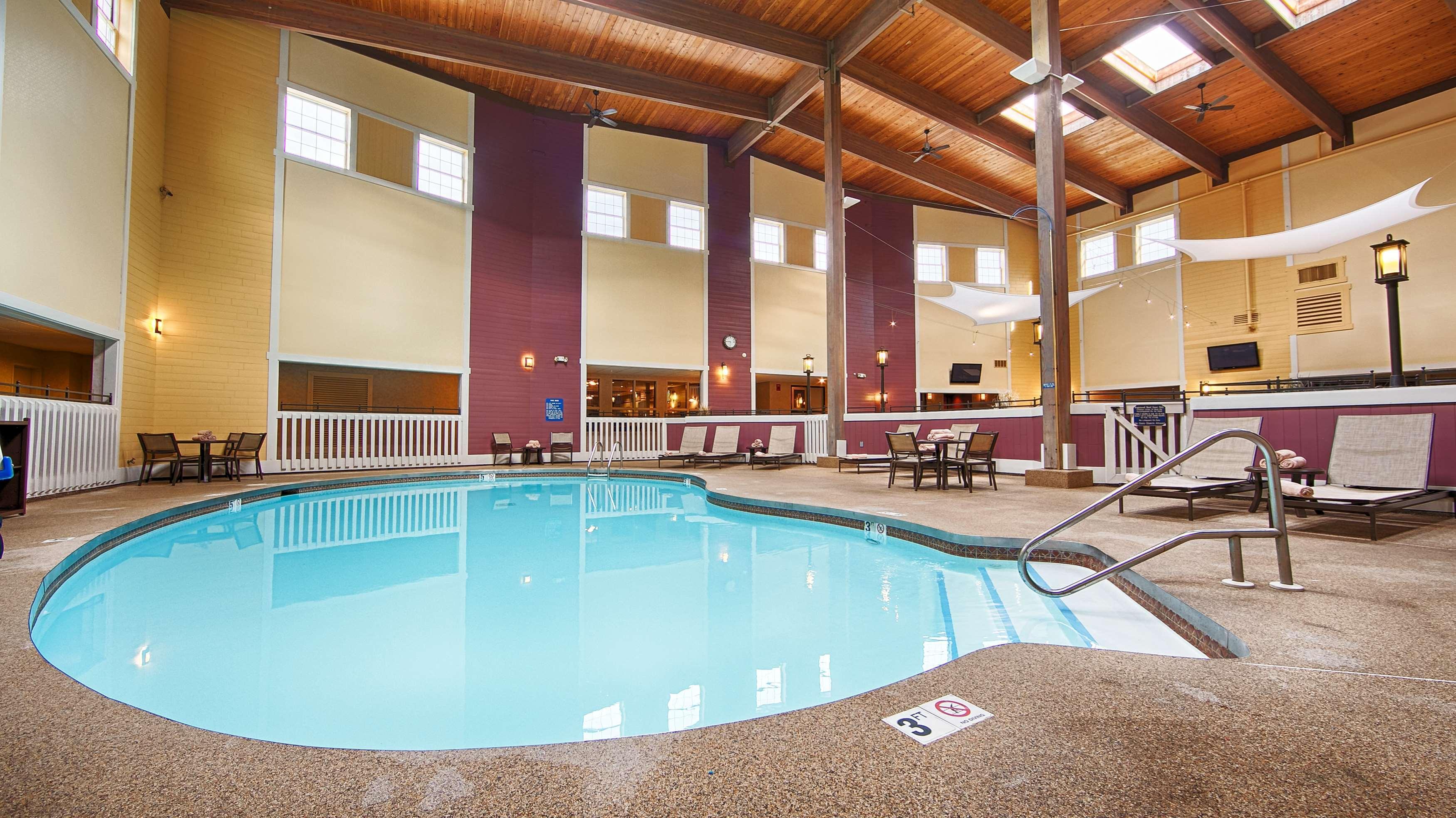 Best Western Plus Steeplegate Inn Davenport Esterno foto