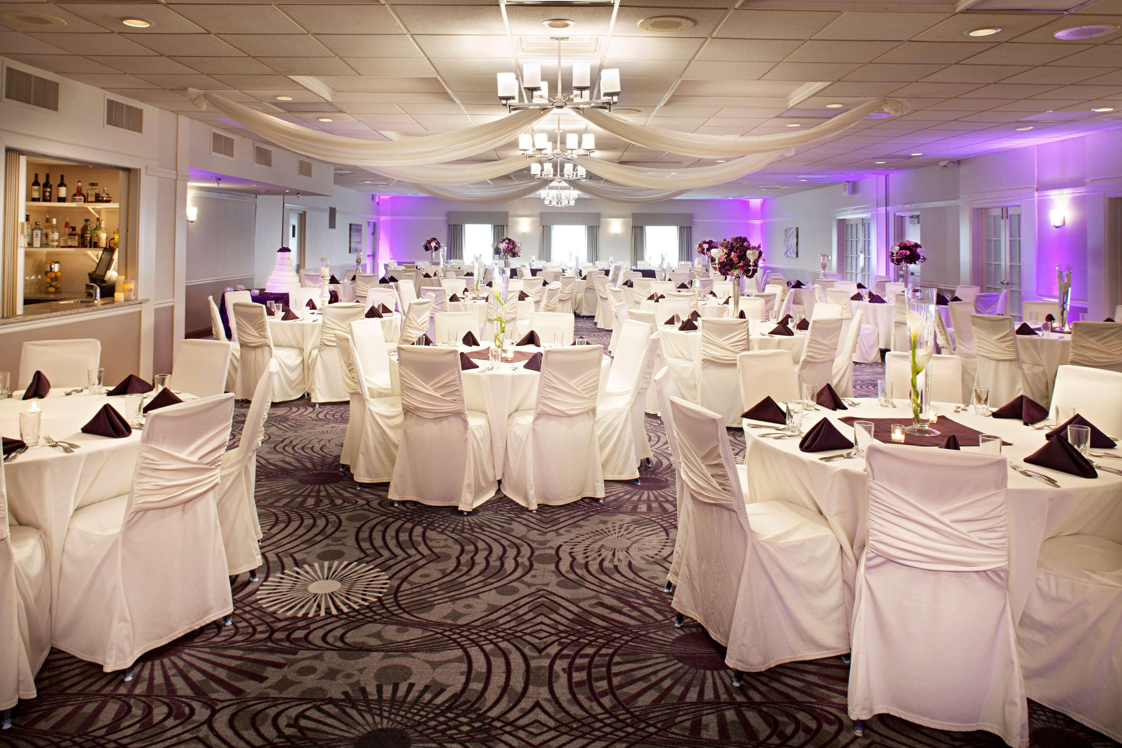 Best Western Plus Steeplegate Inn Davenport Esterno foto