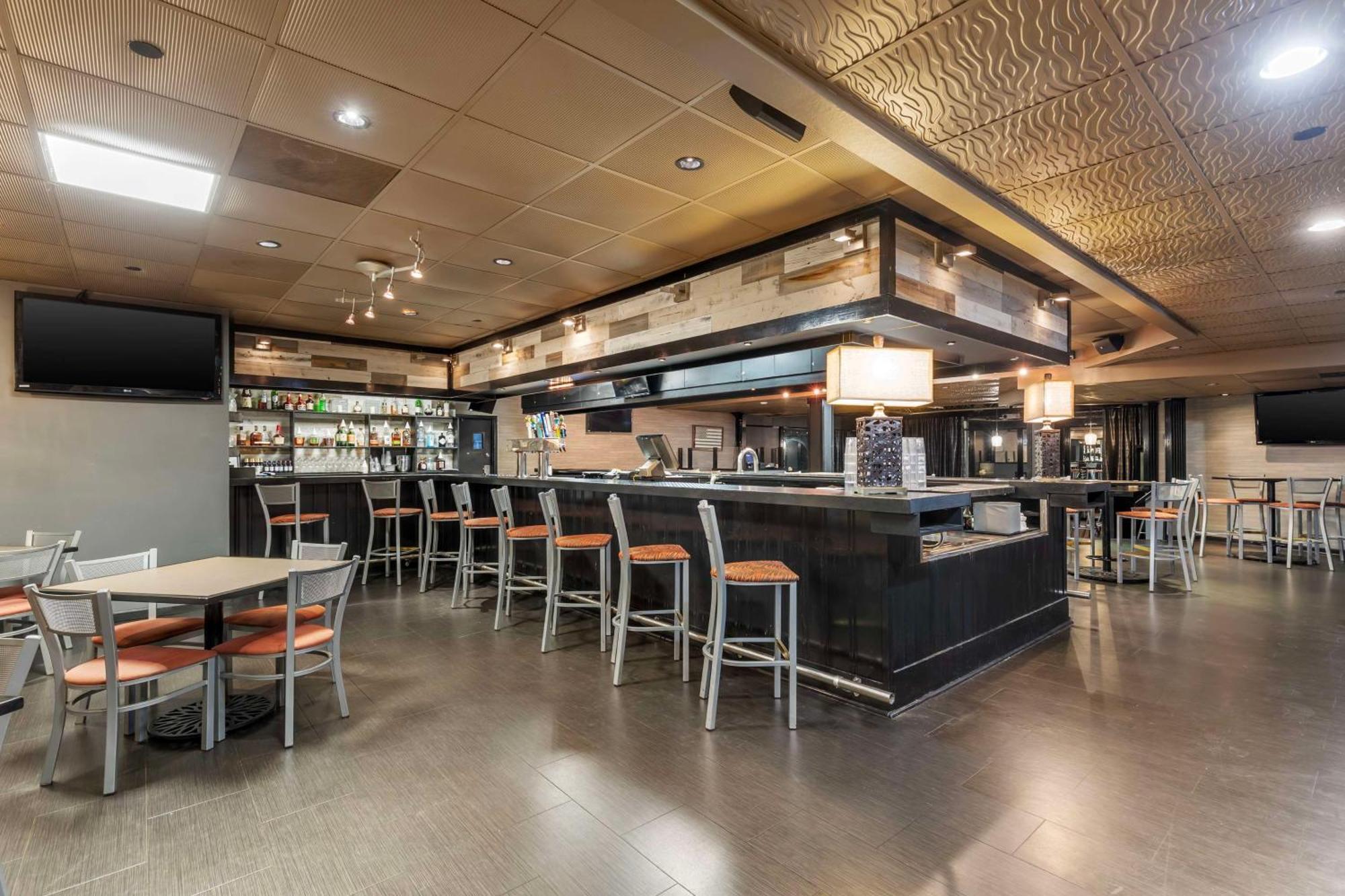 Best Western Plus Steeplegate Inn Davenport Esterno foto