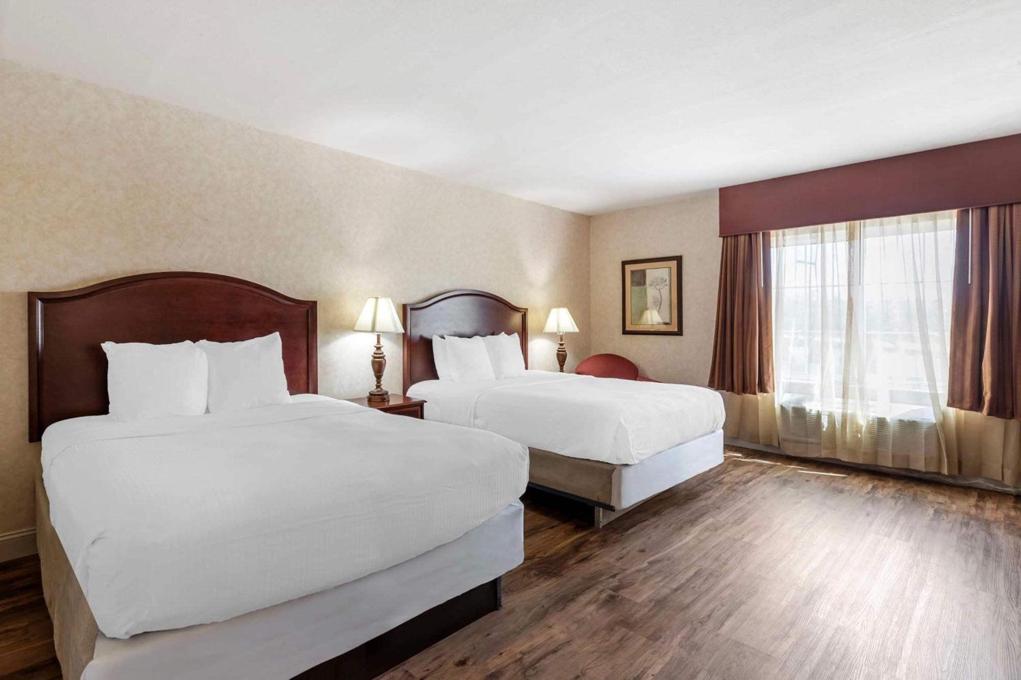 Best Western Plus Steeplegate Inn Davenport Esterno foto