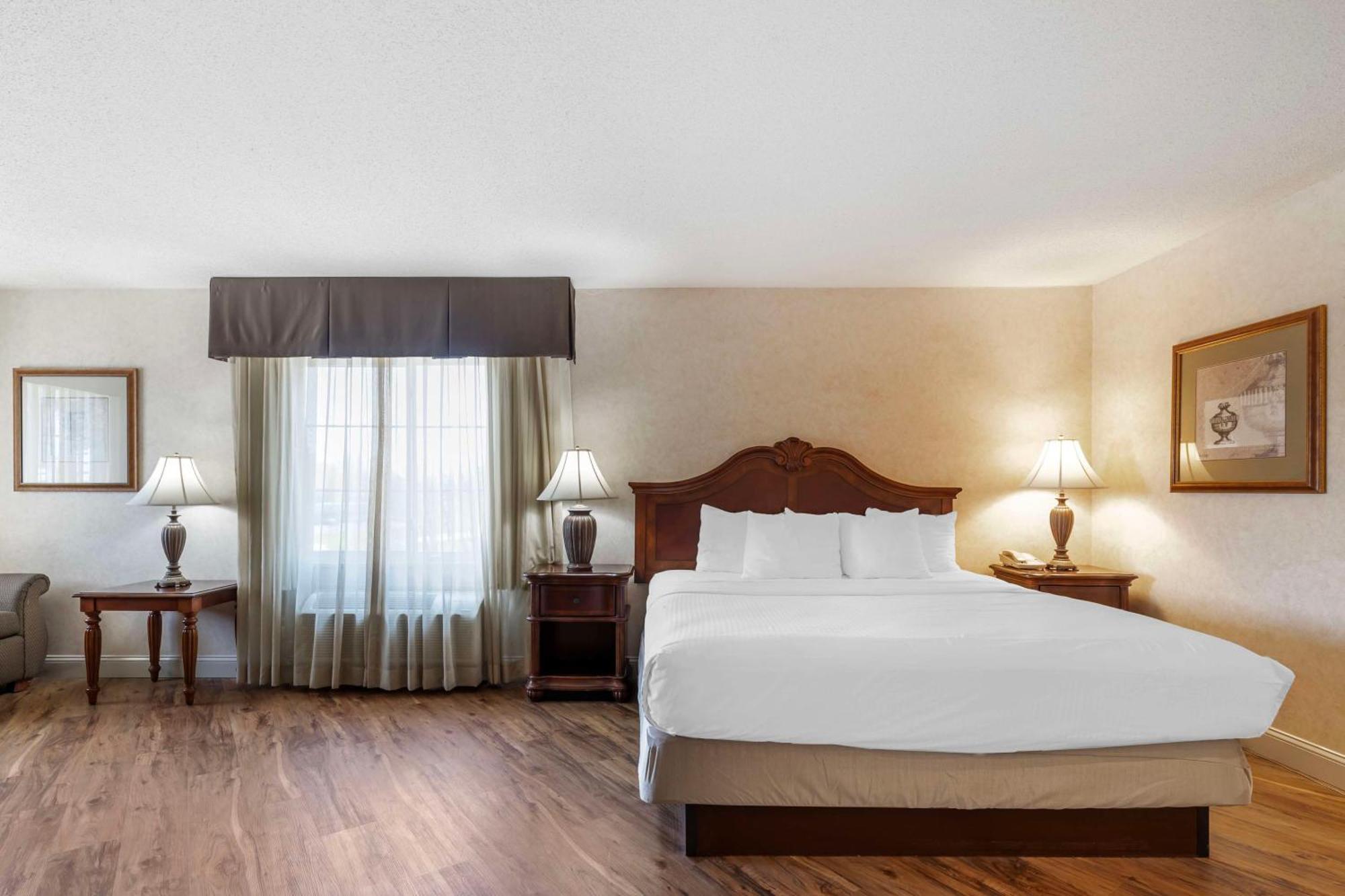 Best Western Plus Steeplegate Inn Davenport Esterno foto