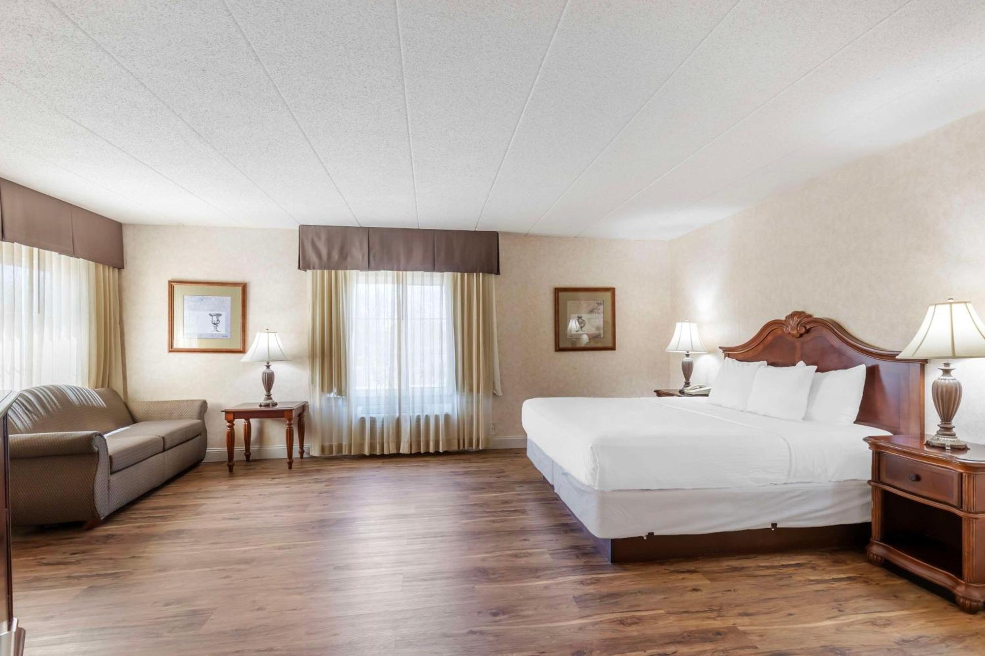 Best Western Plus Steeplegate Inn Davenport Esterno foto