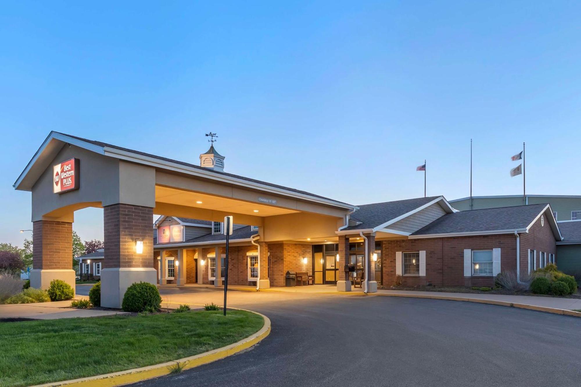 Best Western Plus Steeplegate Inn Davenport Esterno foto